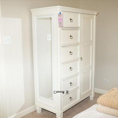 389 bedroom b