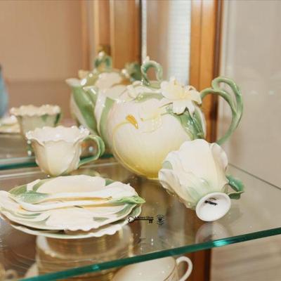 086 dining room