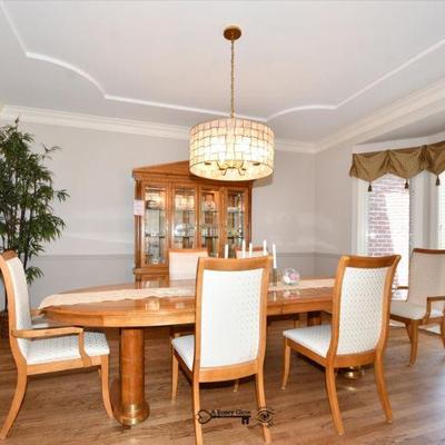 079 dining room