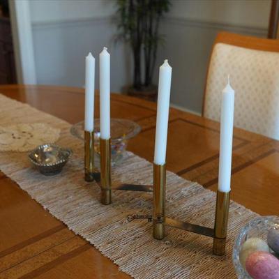 084 dining room