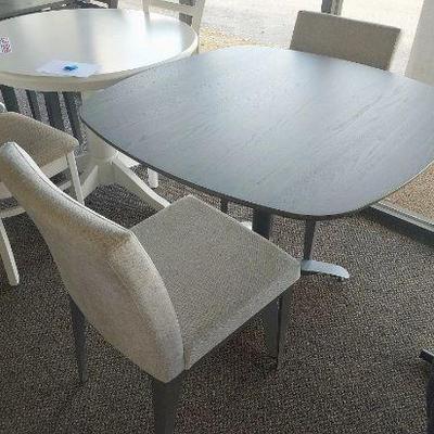 https://auctions4america.proxibid.com/Auctions-4-America/Dinette-by-Design/event-catalog/273254?srch=&srchloc=true#Top