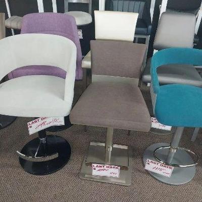 https://auctions4america.proxibid.com/Auctions-4-America/Dinette-by-Design/event-catalog/273254?srch=&srchloc=true#Top