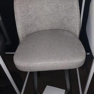 https://auctions4america.proxibid.com/Auctions-4-America/Dinette-by-Design/event-catalog/273254?srch=&srchloc=true#Top