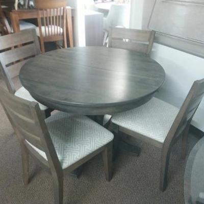 https://auctions4america.proxibid.com/Auctions-4-America/Dinette-by-Design/event-catalog/273254?srch=&srchloc=true#Top