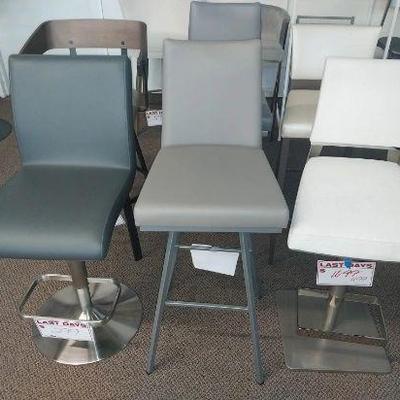 https://auctions4america.proxibid.com/Auctions-4-America/Dinette-by-Design/event-catalog/273254?srch=&srchloc=true#Top