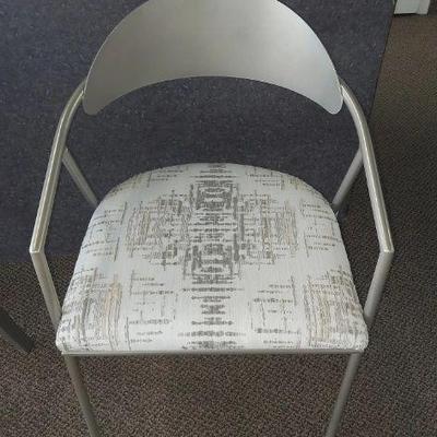 https://auctions4america.proxibid.com/Auctions-4-America/Dinette-by-Design/event-catalog/273254?srch=&srchloc=true#Top