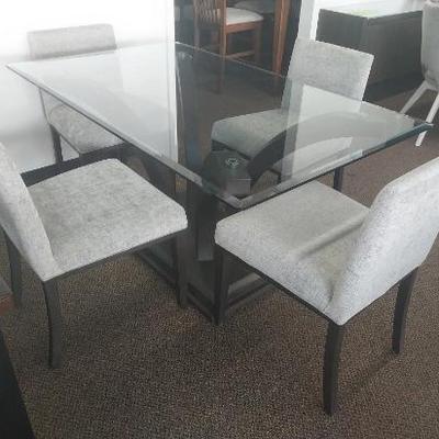 https://auctions4america.proxibid.com/Auctions-4-America/Dinette-by-Design/event-catalog/273254?srch=&srchloc=true#Top