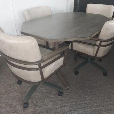 https://auctions4america.proxibid.com/Auctions-4-America/Dinette-by-Design/event-catalog/273254?srch=&srchloc=true#Top
