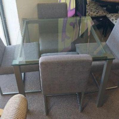 https://auctions4america.proxibid.com/Auctions-4-America/Dinette-by-Design/event-catalog/273254?srch=&srchloc=true#Top