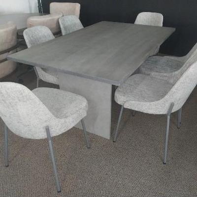 https://auctions4america.proxibid.com/Auctions-4-America/Dinette-by-Design/event-catalog/273254?srch=&srchloc=true#Top