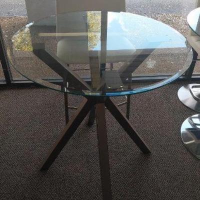 https://auctions4america.proxibid.com/Auctions-4-America/Dinette-by-Design/event-catalog/273254?srch=&srchloc=true#Top