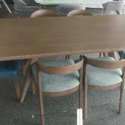 https://auctions4america.proxibid.com/Auctions-4-America/Dinette-by-Design/event-catalog/273254?srch=&srchloc=true#Top