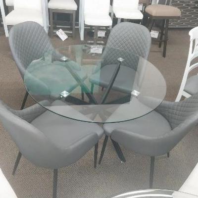 https://auctions4america.proxibid.com/Auctions-4-America/Dinette-by-Design/event-catalog/273254?srch=&srchloc=true#Top