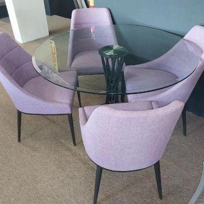https://auctions4america.proxibid.com/Auctions-4-America/Dinette-by-Design/event-catalog/273254?srch=&srchloc=true#Top