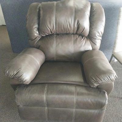 https://auctions4america.proxibid.com/Auctions-4-America/Dinette-by-Design/event-catalog/273254?srch=&srchloc=true#Top
