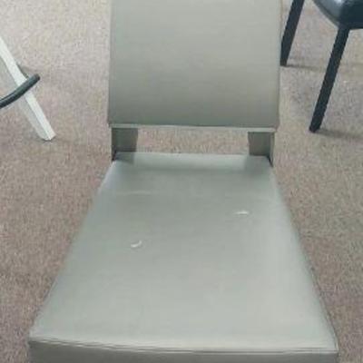 https://auctions4america.proxibid.com/Auctions-4-America/Dinette-by-Design/event-catalog/273254?srch=&srchloc=true#Top