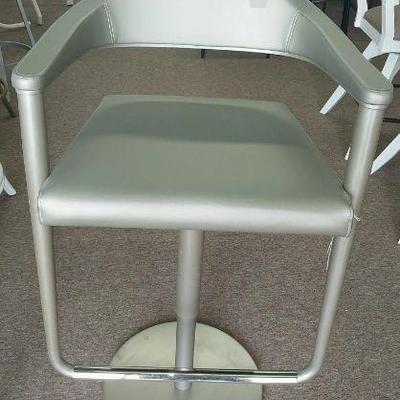 https://auctions4america.proxibid.com/Auctions-4-America/Dinette-by-Design/event-catalog/273254?srch=&srchloc=true#Top