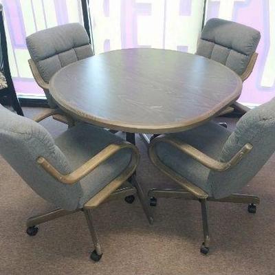 https://auctions4america.proxibid.com/Auctions-4-America/Dinette-by-Design/event-catalog/273254?srch=&srchloc=true#Top