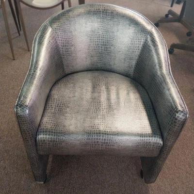 https://auctions4america.proxibid.com/Auctions-4-America/Dinette-by-Design/event-catalog/273254?srch=&srchloc=true#Top