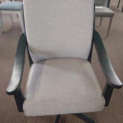 https://auctions4america.proxibid.com/Auctions-4-America/Dinette-by-Design/event-catalog/273254?srch=&srchloc=true#Top
