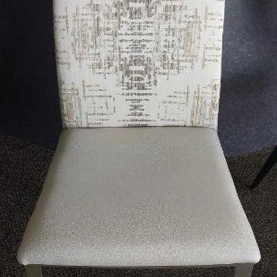 Sale Photo Thumbnail #88: https://auctions4america.proxibid.com/Auctions-4-America/Dinette-by-Design/event-catalog/273254?srch=&srchloc=true#Top