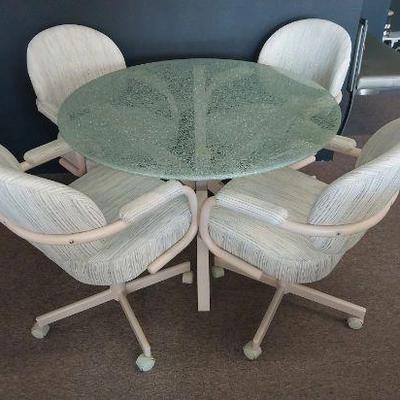 https://auctions4america.proxibid.com/Auctions-4-America/Dinette-by-Design/event-catalog/273254?srch=&srchloc=true#Top