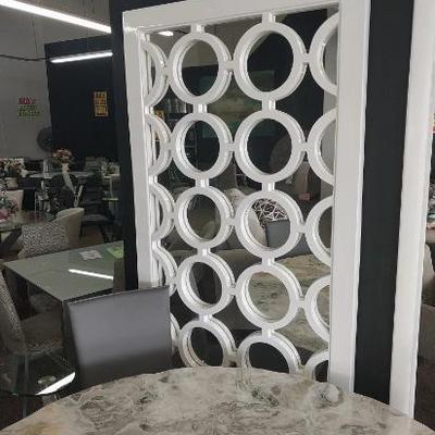 https://auctions4america.proxibid.com/Auctions-4-America/Dinette-by-Design/event-catalog/273254?srch=&srchloc=true#Top
