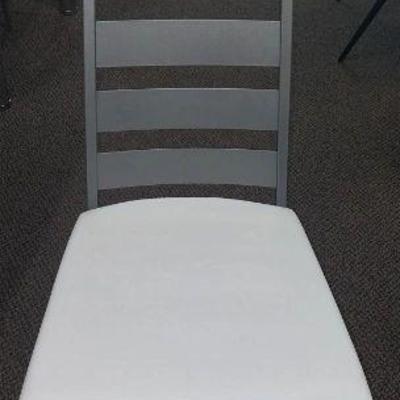 https://auctions4america.proxibid.com/Auctions-4-America/Dinette-by-Design/event-catalog/273254?srch=&srchloc=true#Top