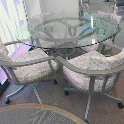 https://auctions4america.proxibid.com/Auctions-4-America/Dinette-by-Design/event-catalog/273254?srch=&srchloc=true#Top
