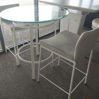 https://auctions4america.proxibid.com/Auctions-4-America/Dinette-by-Design/event-catalog/273254?srch=&srchloc=true#Top