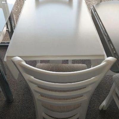 https://auctions4america.proxibid.com/Auctions-4-America/Dinette-by-Design/event-catalog/273254?srch=&srchloc=true#Top
