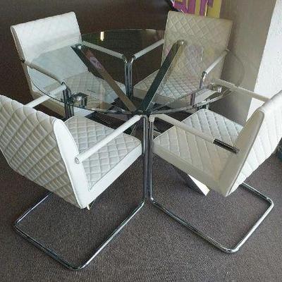 https://auctions4america.proxibid.com/Auctions-4-America/Dinette-by-Design/event-catalog/273254?srch=&srchloc=true#Top