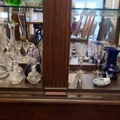  Fine Glass And Collectibles