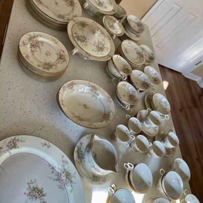 Lot 042-DY: Haviland “Apple Blossom” China