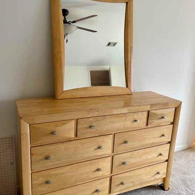 Lot 063-BON: “Project” Dresser
