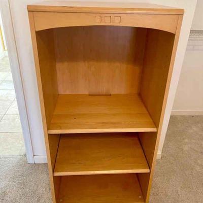 Lot 051-MBR: Ethan Allen Bookcase #2