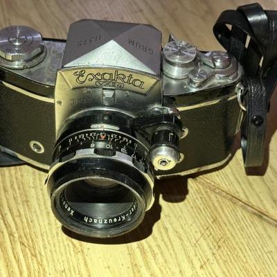 EXAKTA CAMERA 