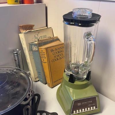 VINTAGE BLENDER--WORKING