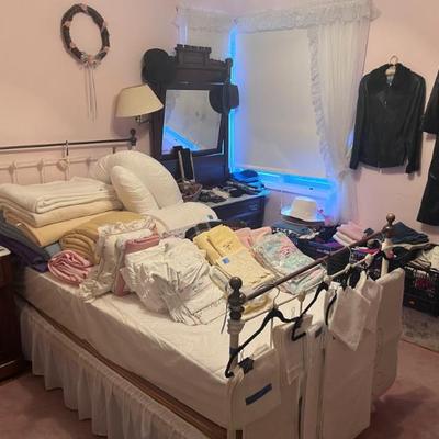 IRON BED
LINENS