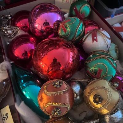 1960'S OVERSIZED BULBS