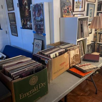 33 LP AND 78 RPM ALBUMS
APPOX 500 UNITS
