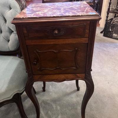 MABLE TOP  1800'S TABLE