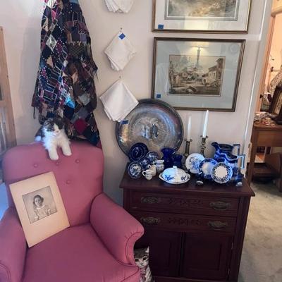 ARTWORK AND CUSTOME CHAIR
