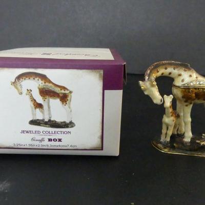 Vintage Cracker Barrel Cherished Treasures Jeweled Collection Giraffe Box #378389