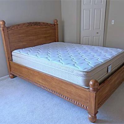 Queen Bed .jpg