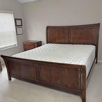 King Sleigh Bed .jpg