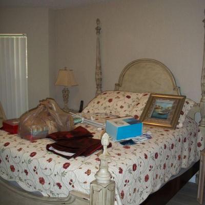 QUEEN Bed - Jaclyn Smith Home Furniture by Largo Furniture