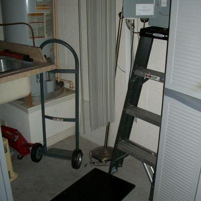 Furniture dolly ; Ladder.