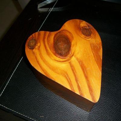 2pcs. Wood Heart Box