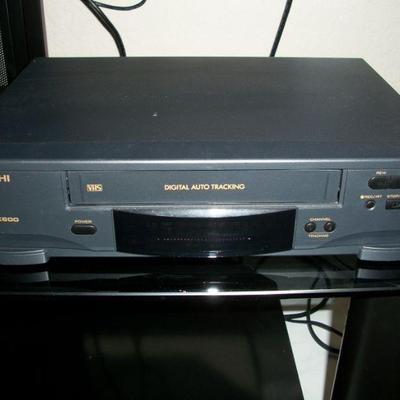 Hitachi VHS player - no remote